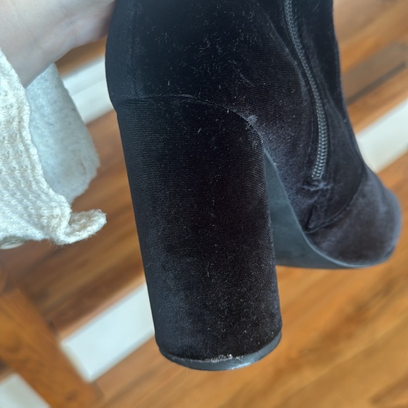 Steve Madden Garrick Velvet Booties - Picture 4 of 6